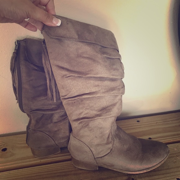 Girls suede boots by Justice 💜 - Picture 1 of 1